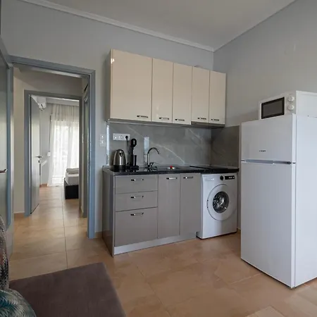 Daire Happy Ellen Seafront By Travel Pro Services - Nea Plagia Halkidiki